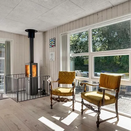 2 Bedroom Lovely In Dom wakacyjny